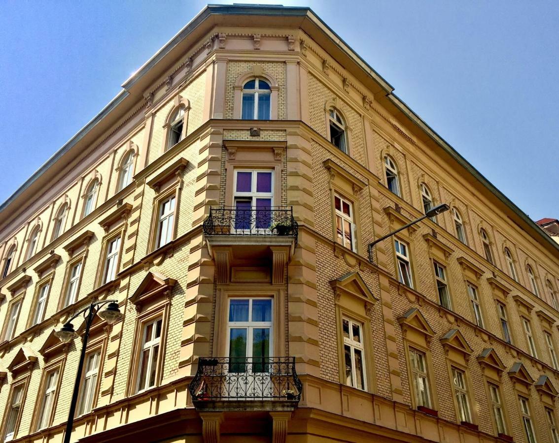 Homelike Luxury Flat On Gyulai Pal Budapest Exterior photo